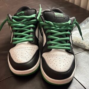 Nike Kids Black and Green Sneakers